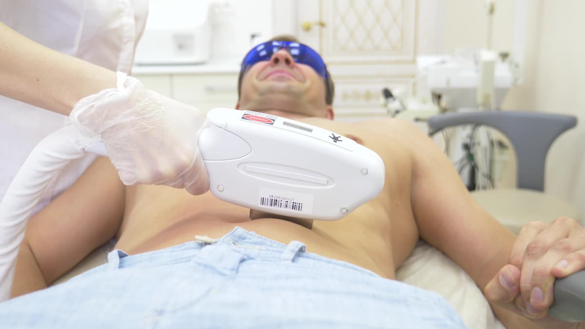 Que faut-il savoir sur l’épilation au laser pour éliminer les poils du ventre ?